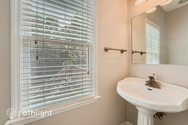 Building Photo - 4011 Iron Hill Ln