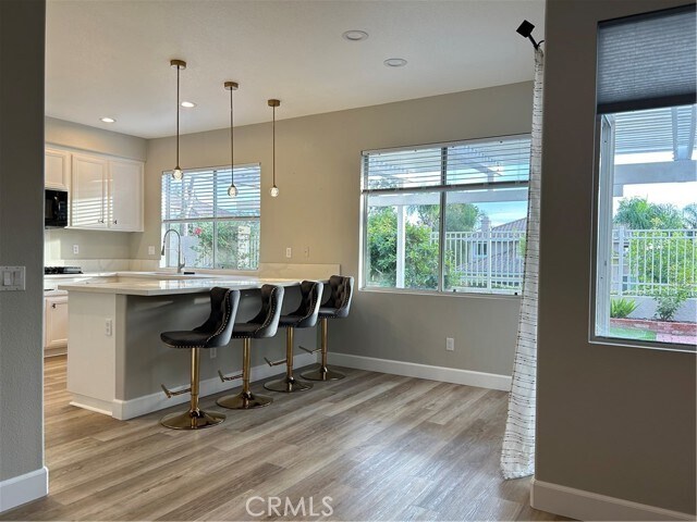 Building Photo - 10 Via Onza