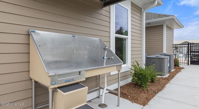 Building Photo - 8067 Purchase Pl