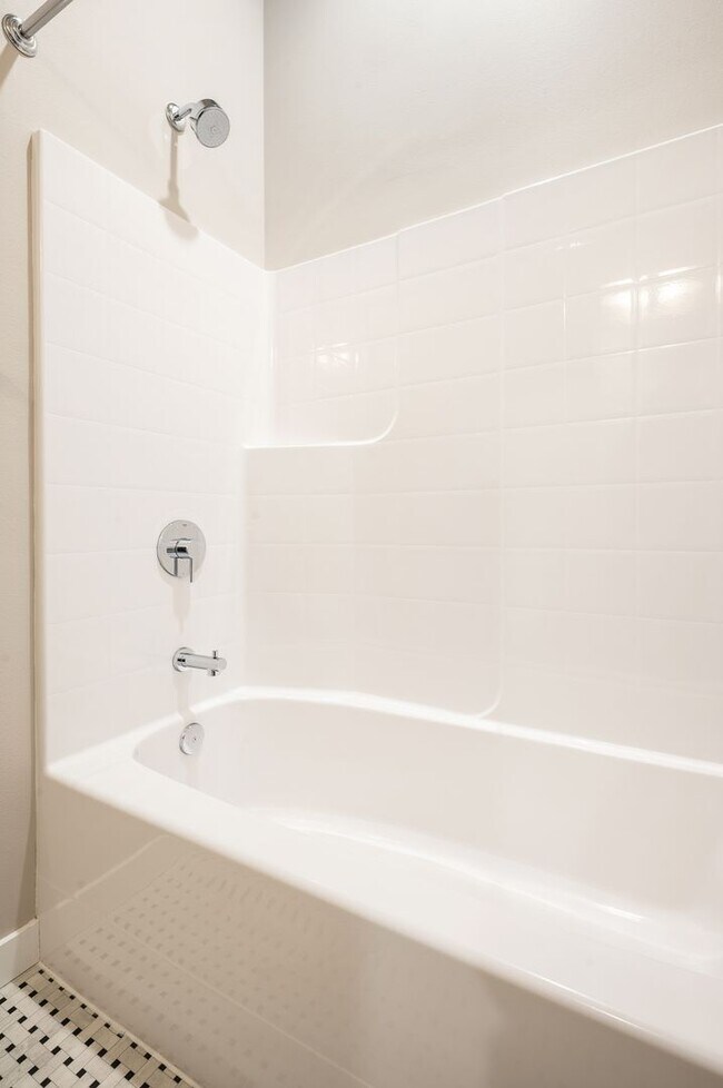Building Photo - 1288 Sf | 2 Bedrooms 2.5 Bath | 2 Car Garage | $3,300