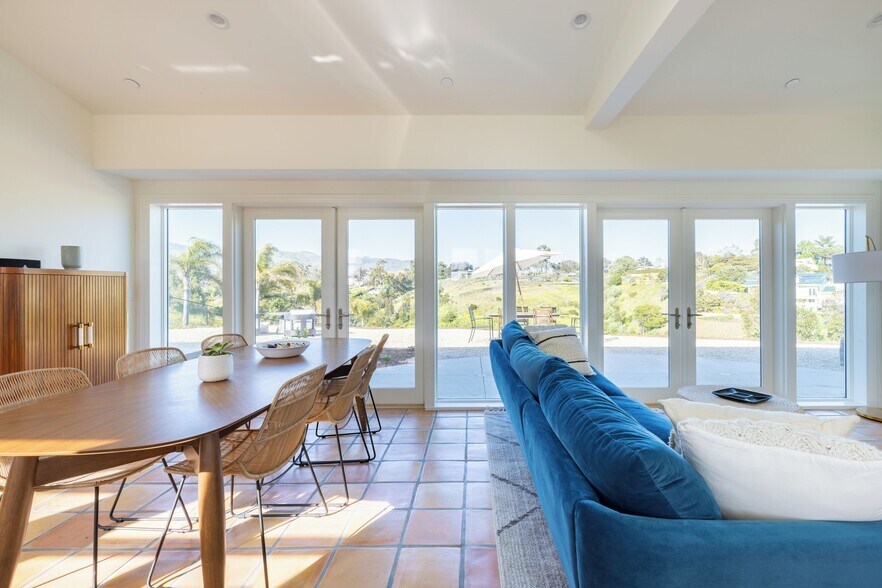 Building Photo - 6726 Wandermere Rd