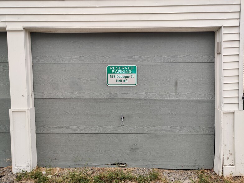 Garage Parking - 578 Dubuque St