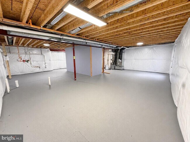 Building Photo - 5707 Lowell St