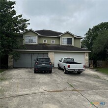 Building Photo - 118 Cedargrove