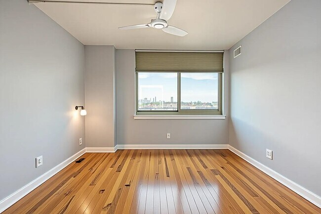 Building Photo - 800 Jackson St