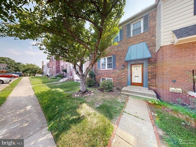 Building Photo - 8105 Kenova Ln