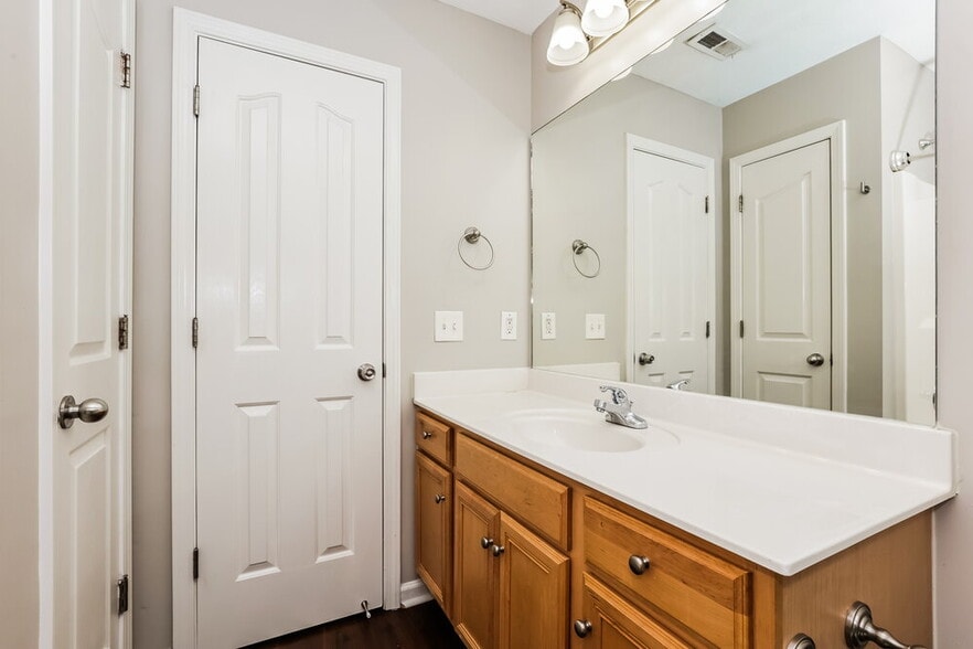 Building Photo - 8009 Maggie Ct