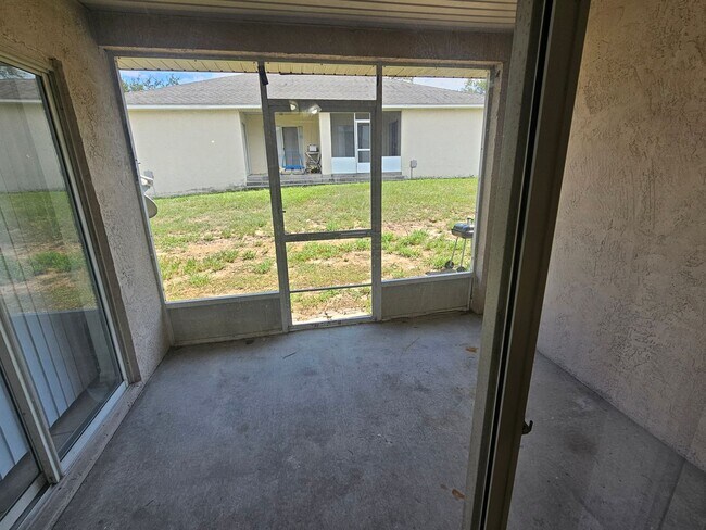 Building Photo - 2611 Hollow Ln
