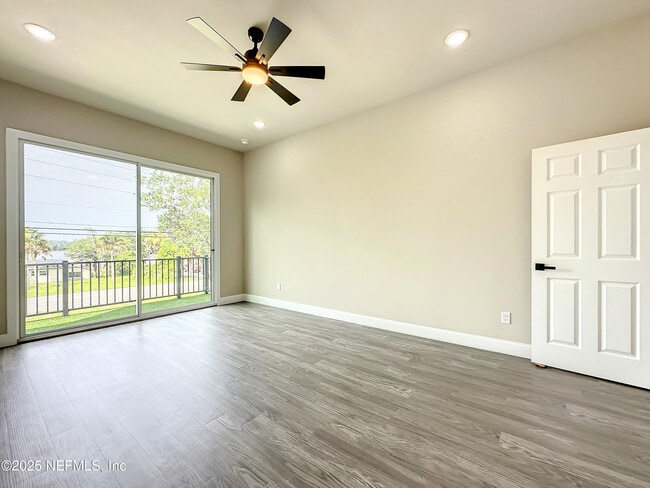 Building Photo - 5395 Heckscher Dr