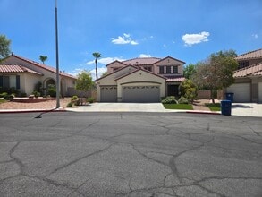 Building Photo - A Fabulous 3 Bedroom Home in Seven Hills