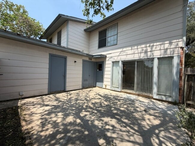 Building Photo - 14401 Brook Hollow Blvd