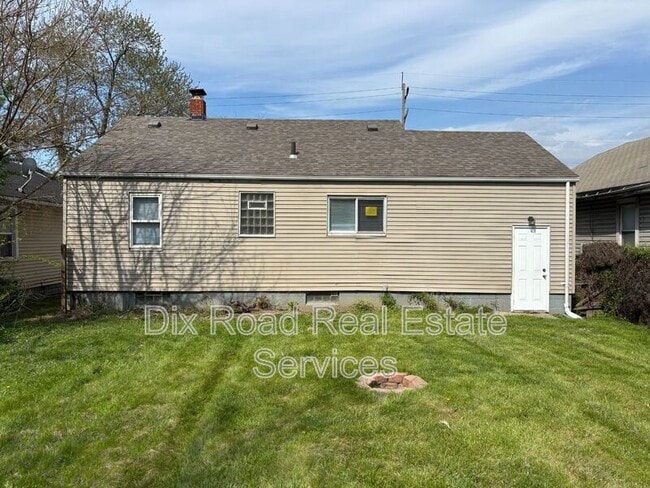 Building Photo - 1925 Highland St