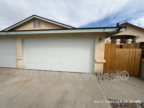 Building Photo - 851 Baseline Rd
