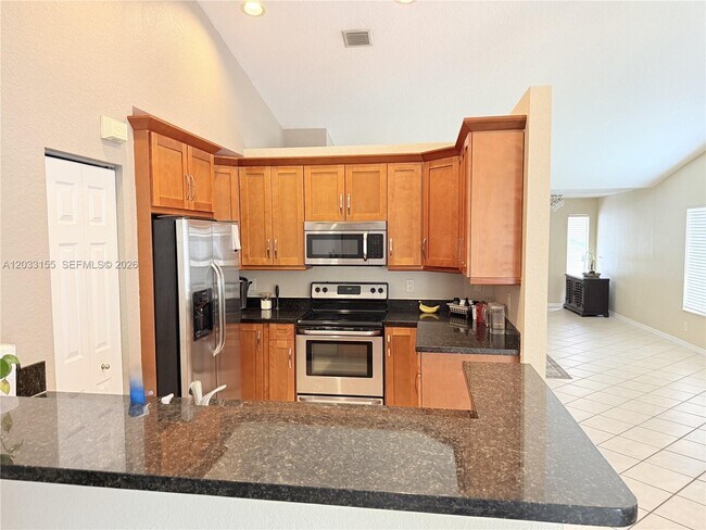 Building Photo - 1530 Canary Island Dr