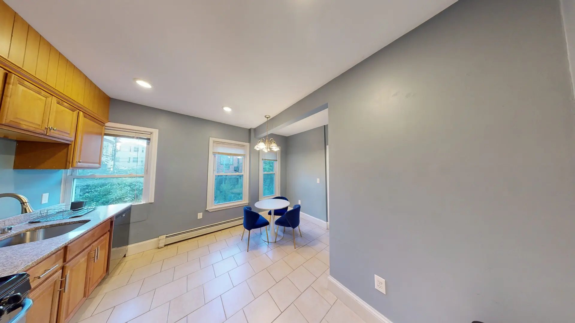 Building Photo - 21 Rossmore St
