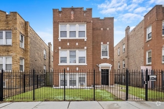 Building Photo - 4449 W Walton St