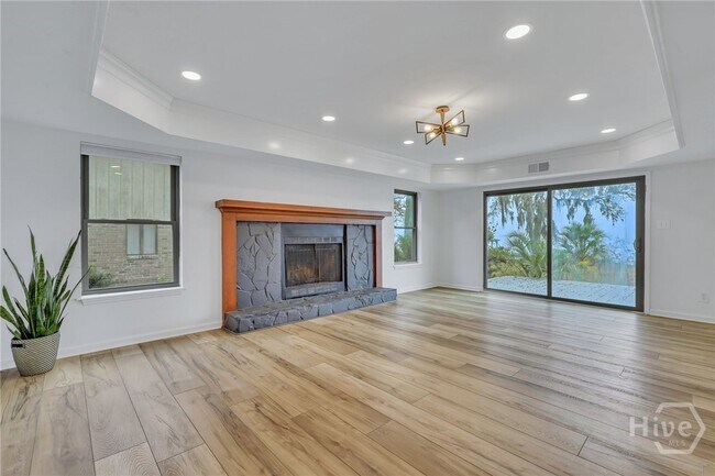 Building Photo - 1015 Mill Hill Rd