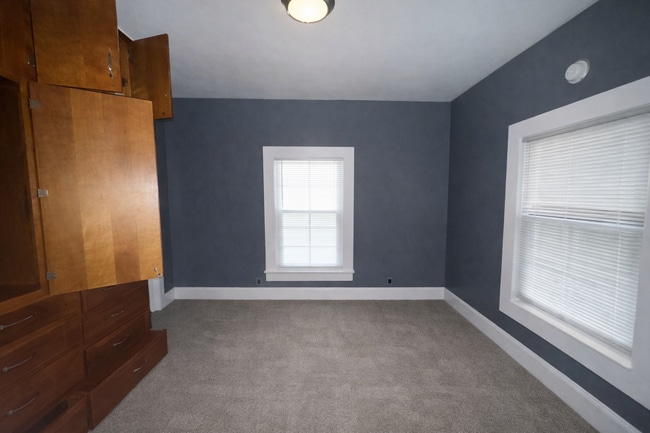 Building Photo - 444 N Chester Ave