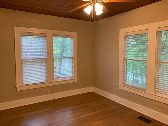 Building Photo - 509 Terrace Dr
