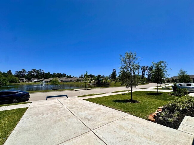 Building Photo - 6139 White Spruce Dr