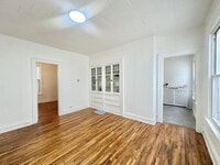 Building Photo - 130 5th Ave