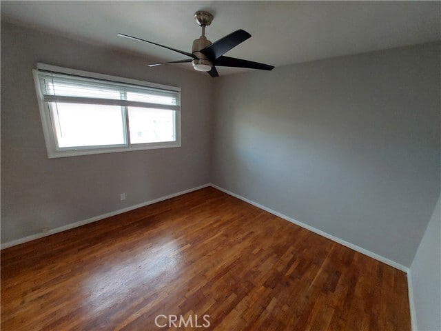 Building Photo - 733 E Nutwood St
