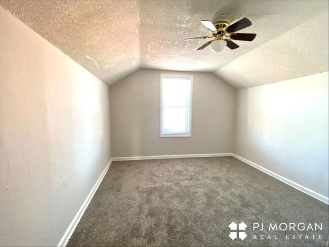 Building Photo - 4 Bedroom, 2 Bathroom House For Lease - $500 Off First Full Months Rent