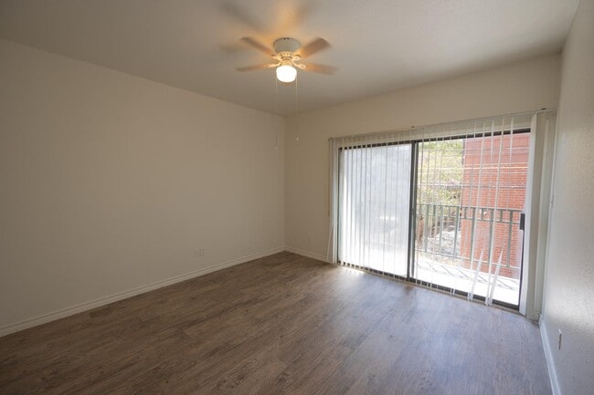 Building Photo - 1908 San Antonio St