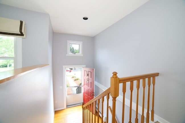 Building Photo - 64 Camelot Dr