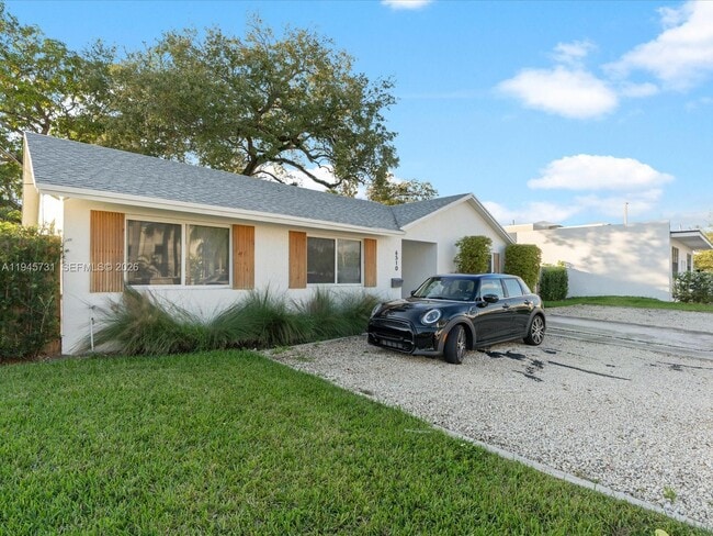 Building Photo - 6510 SW 59th Pl