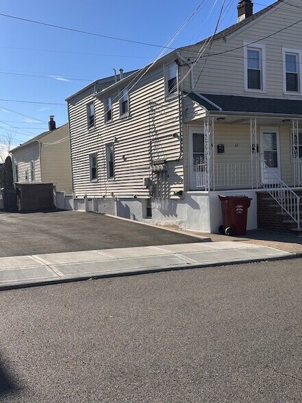 Building Photo - 67 Milton Ave