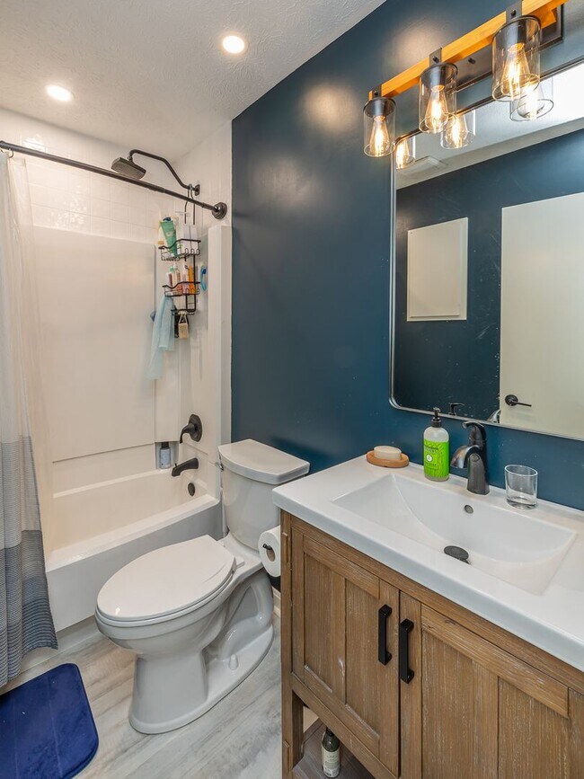 Building Photo - Gorgeous home for rent in very desirable M...