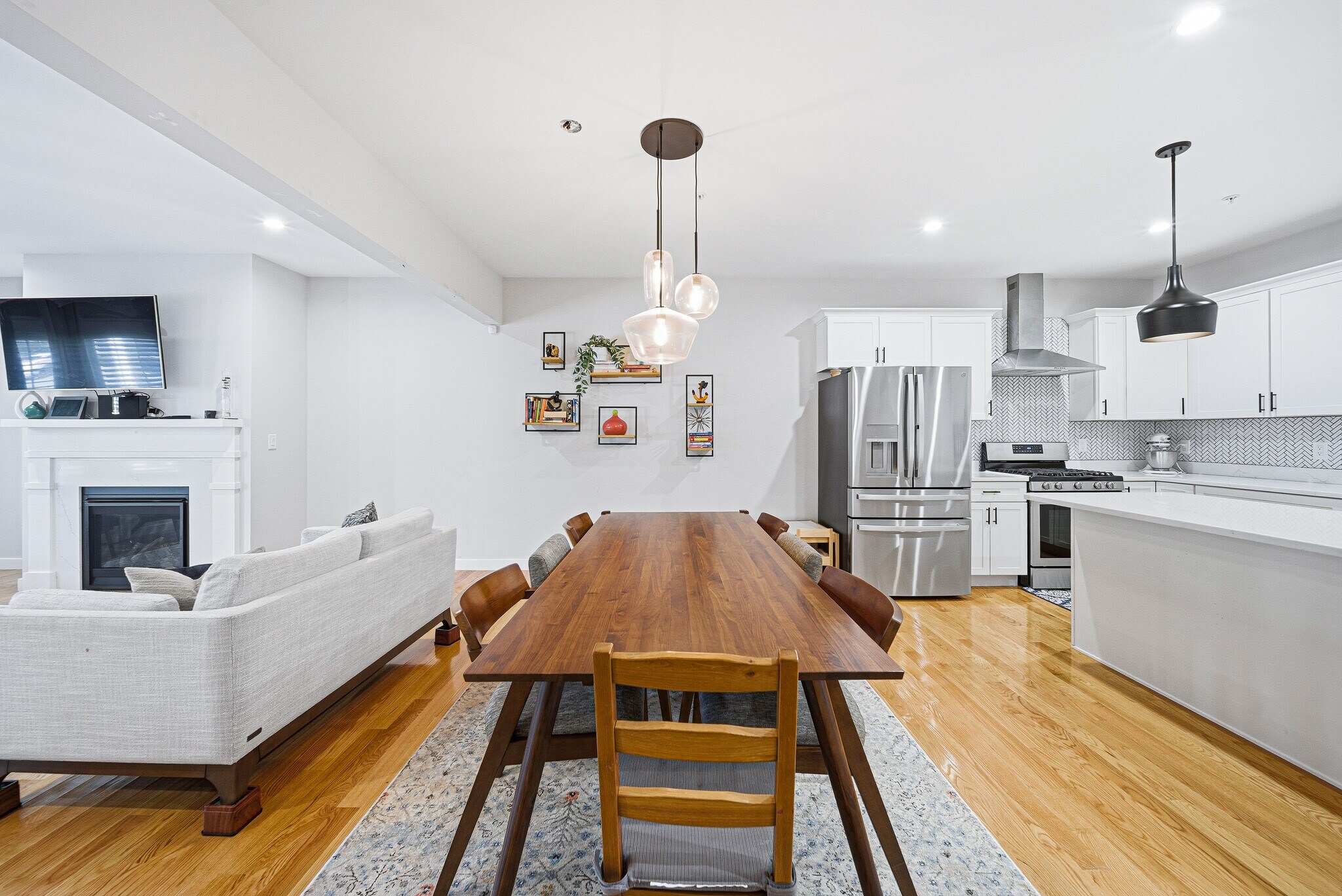 Building Photo - 182 Main St