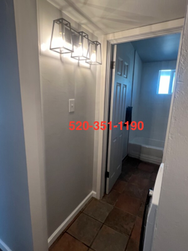 Building Photo - 4240 N 4th Ave