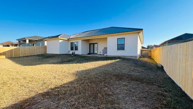 Building Photo - 51 Yvonne Dr