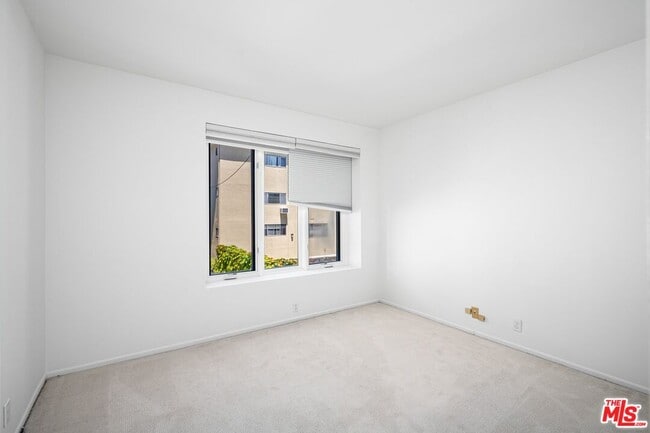 Building Photo - 1808 Manning Ave