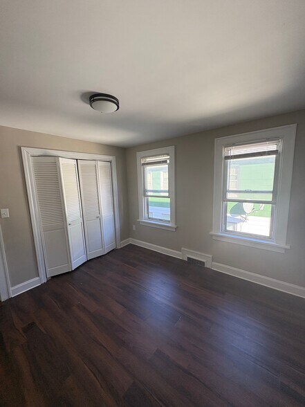 Building Photo - 41 Laval St