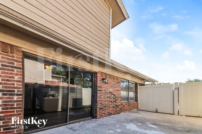 Building Photo - 2240 Tarpley Rd