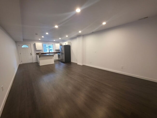 Building Photo - E. 38th Avenue Duplex&#39;s