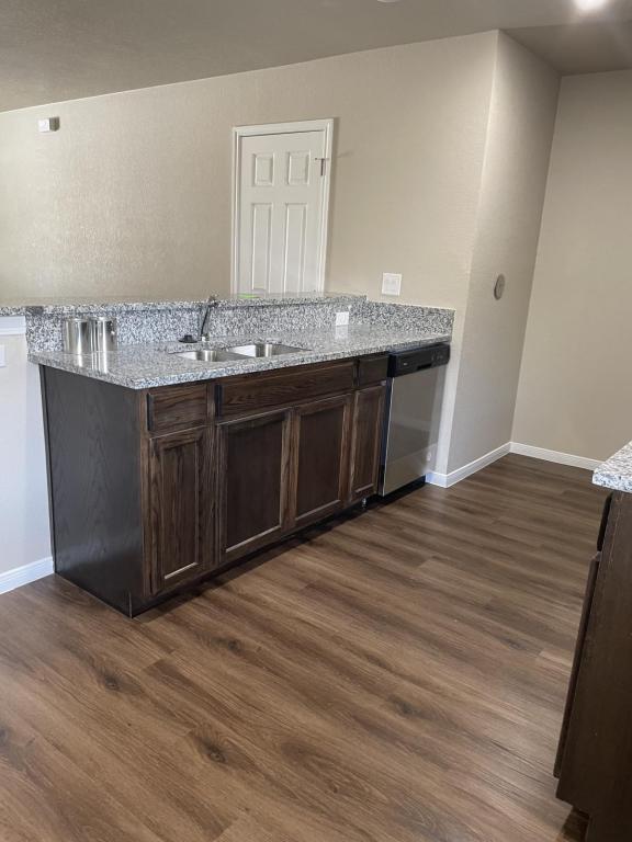 Building Photo - 512 Raymond St