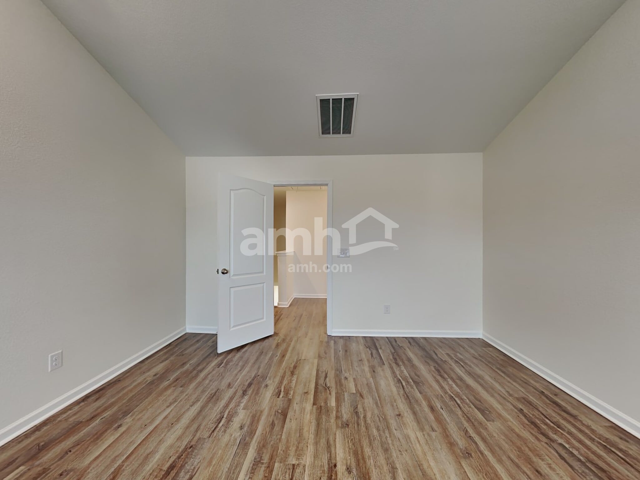 Building Photo - 2065 Southlea Dr