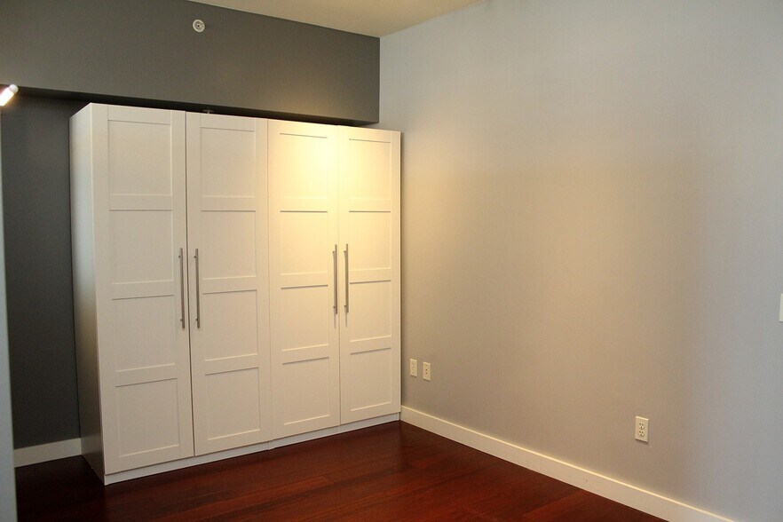 Building Photo - 3601 S River Pkwy