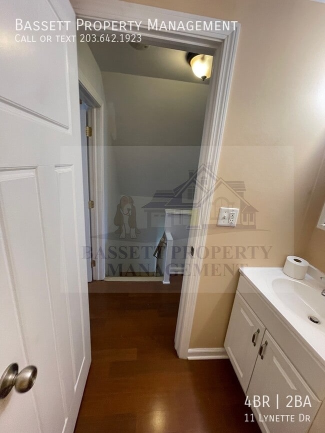 Building Photo - 11 Lynette Dr