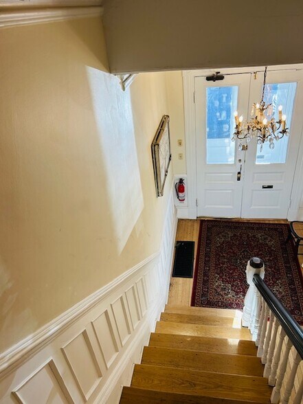 Building Photo - 429 Marlborough St