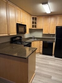 Building Photo - 5075 Valley Crest Dr