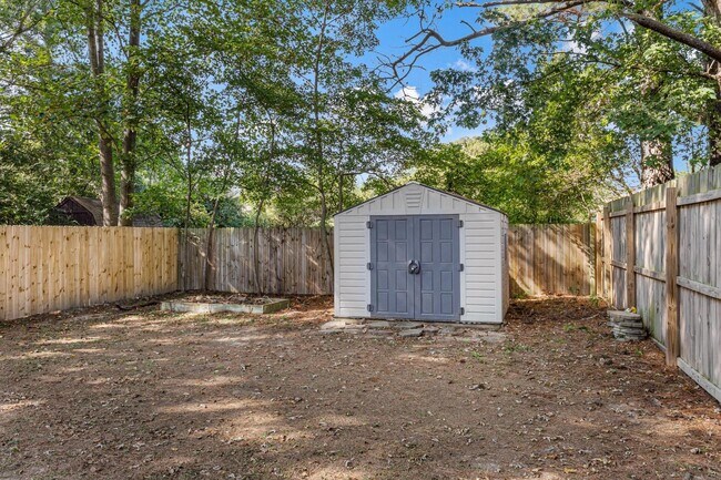 Building Photo - Oceana Area