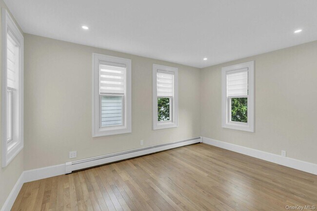 Building Photo - 76 Green St