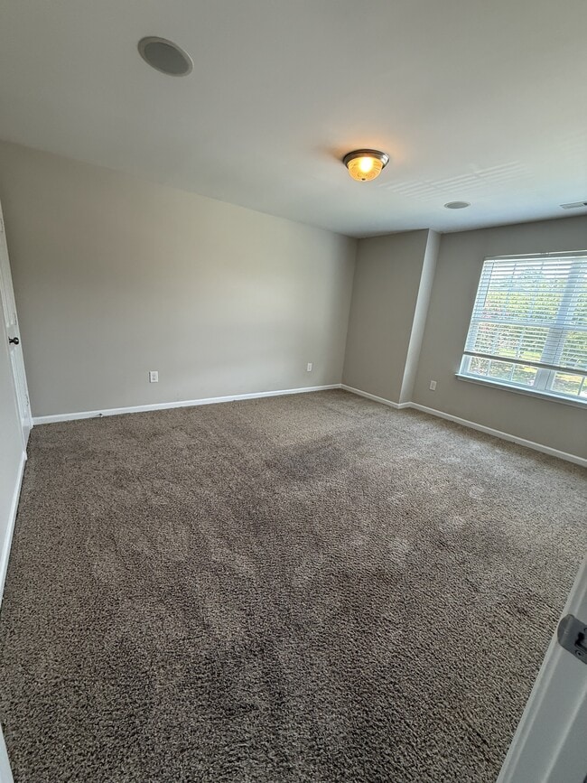 Building Photo - 6855 Coopers Hawk Trail