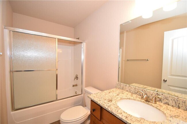 Building Photo - 463 Red Robin St