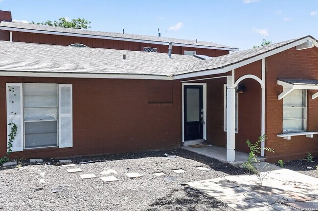 Building Photo - 5318 Costa Mesa St